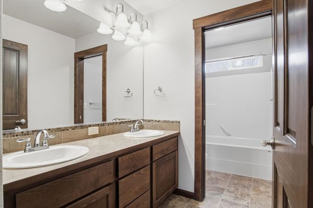 2120 S Selkirk Dr, Spokane Valley, WA 99016
