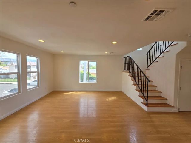 5321 Auckland 1, North Hollywood, CA 91601