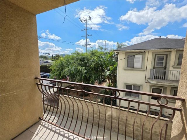 5321 Auckland 1, North Hollywood, CA 91601