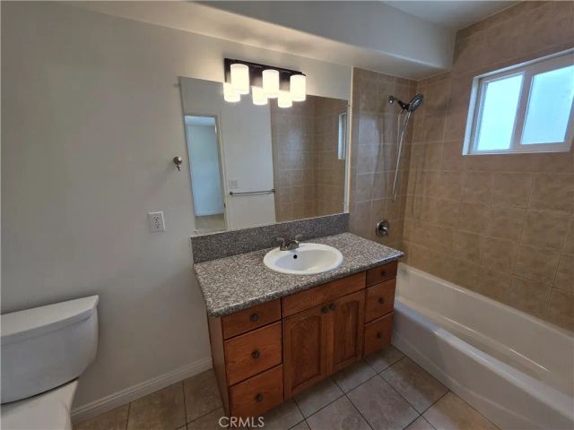 5321 Auckland 1, North Hollywood, CA 91601