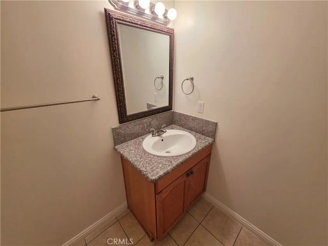 5321 Auckland 1, North Hollywood, CA 91601