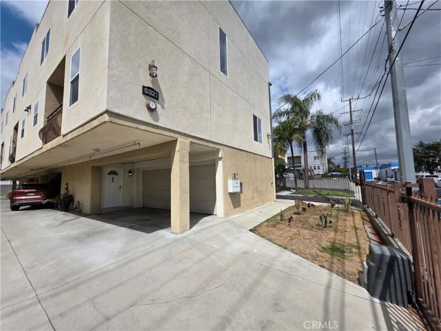 5321 Auckland 1, North Hollywood, CA 91601