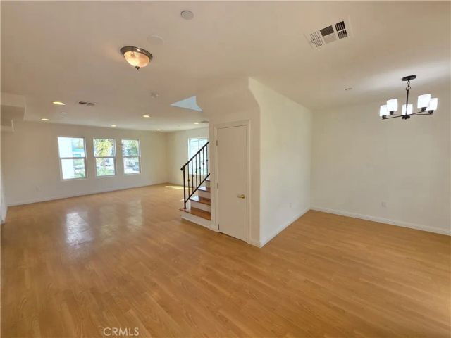 5321 Auckland 1, North Hollywood, CA 91601