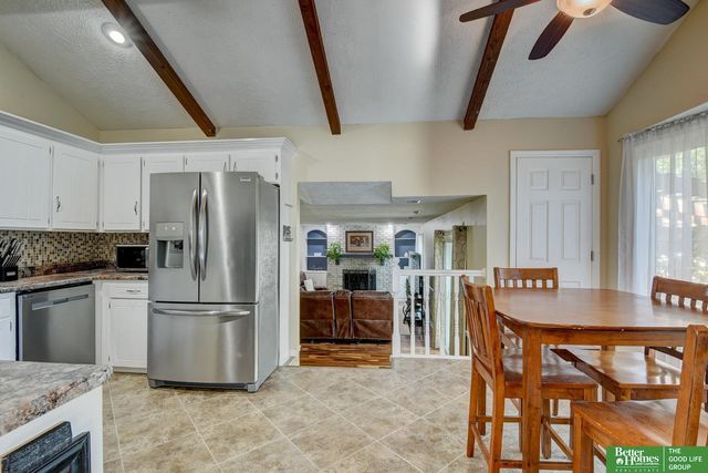 3718 Burr Oak Drive, Bellevue, NE 68123