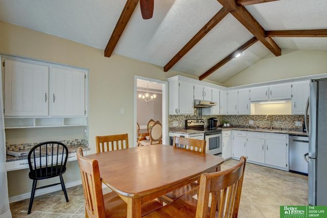 3718 Burr Oak Drive, Bellevue, NE 68123
