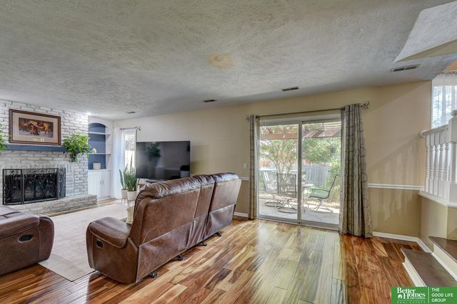 3718 Burr Oak Drive, Bellevue, NE 68123