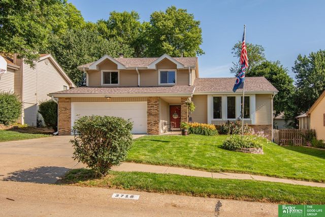 3718 Burr Oak Drive, Bellevue, NE 68123