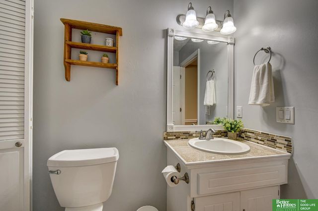 3718 Burr Oak Drive, Bellevue, NE 68123