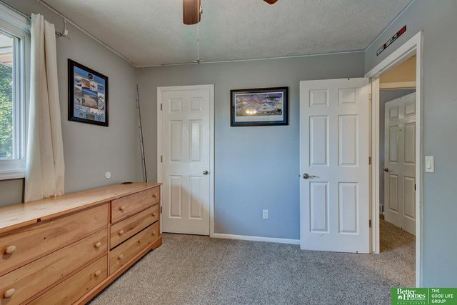 3718 Burr Oak Drive, Bellevue, NE 68123