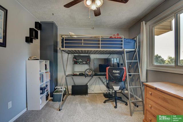 3718 Burr Oak Drive, Bellevue, NE 68123