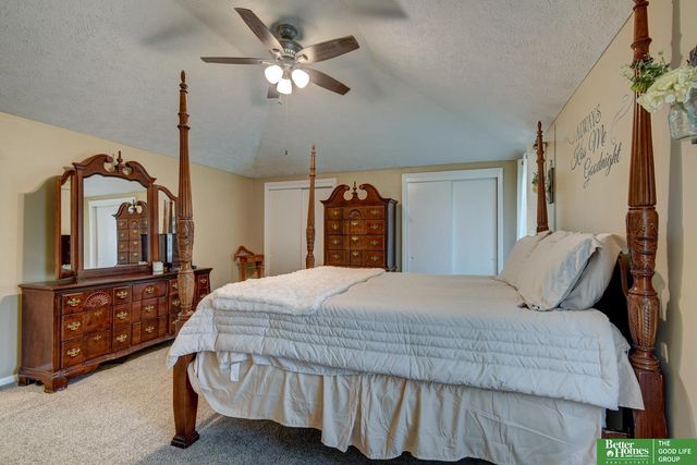 3718 Burr Oak Drive, Bellevue, NE 68123