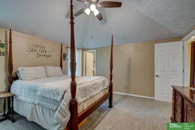 3718 Burr Oak Drive, Bellevue, NE 68123