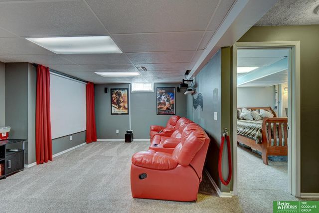 3718 Burr Oak Drive, Bellevue, NE 68123