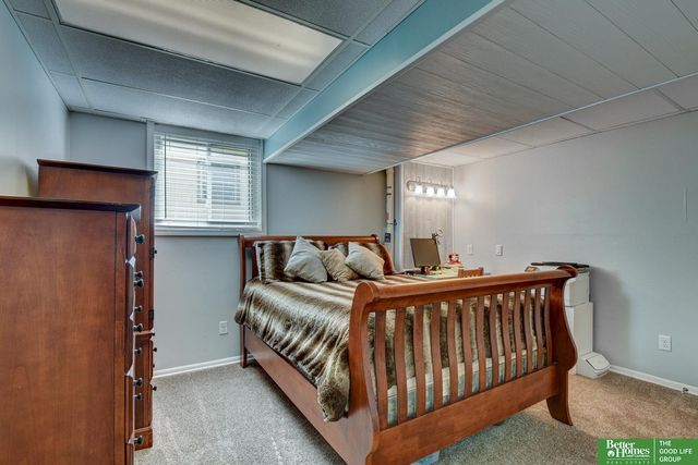 3718 Burr Oak Drive, Bellevue, NE 68123