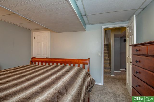 3718 Burr Oak Drive, Bellevue, NE 68123