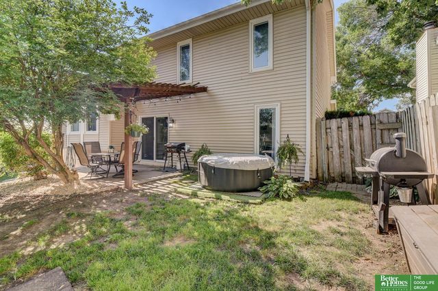 3718 Burr Oak Drive, Bellevue, NE 68123