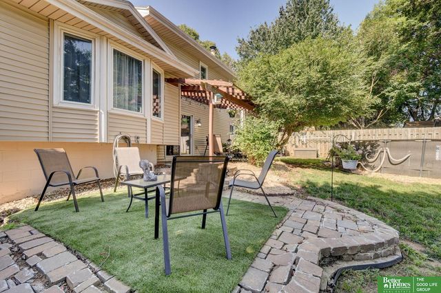 3718 Burr Oak Drive, Bellevue, NE 68123