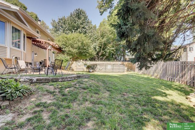 3718 Burr Oak Drive, Bellevue, NE 68123