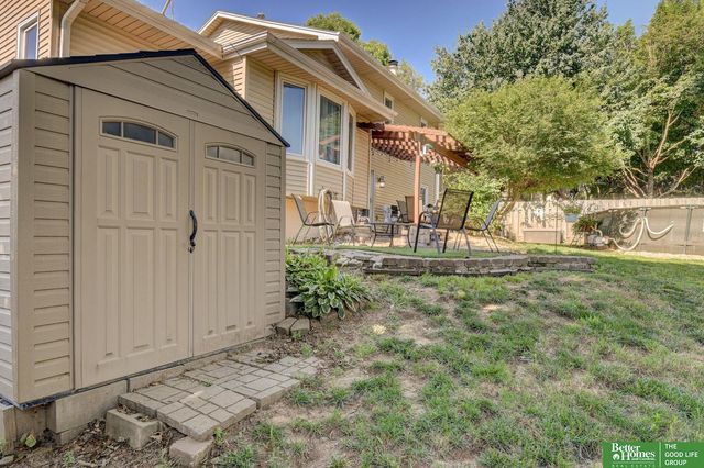 3718 Burr Oak Drive, Bellevue, NE 68123