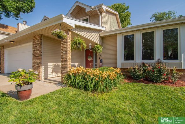 3718 Burr Oak Drive, Bellevue, NE 68123
