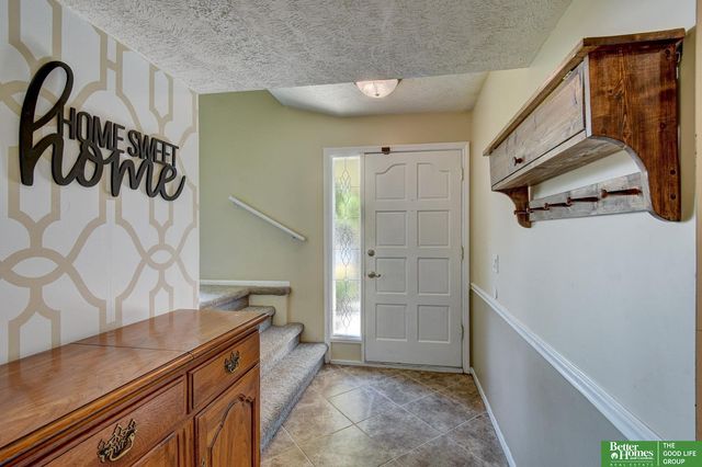 3718 Burr Oak Drive, Bellevue, NE 68123