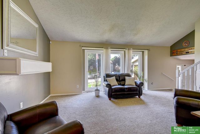 3718 Burr Oak Drive, Bellevue, NE 68123
