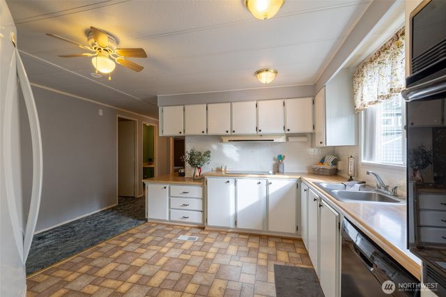 147 E Wood Avenue, Morton, WA 98356