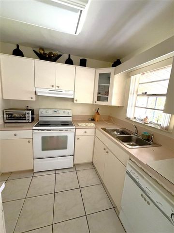 14725 SW 86th Ln, Miami, FL 33193