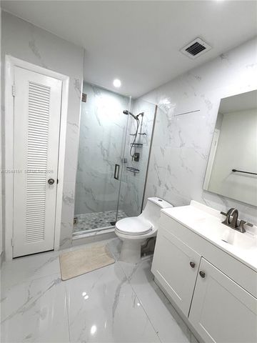 14725 SW 86th Ln, Miami, FL 33193
