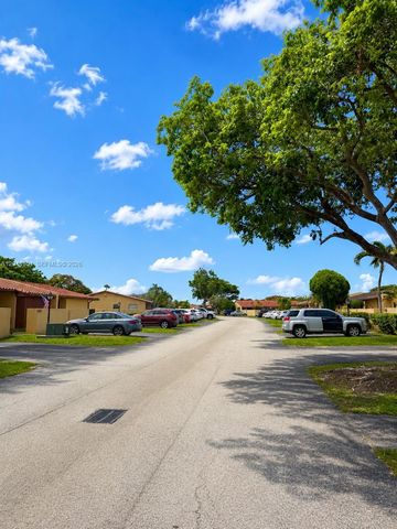 14725 SW 86th Ln, Miami, FL 33193
