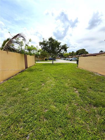 14725 SW 86th Ln, Miami, FL 33193