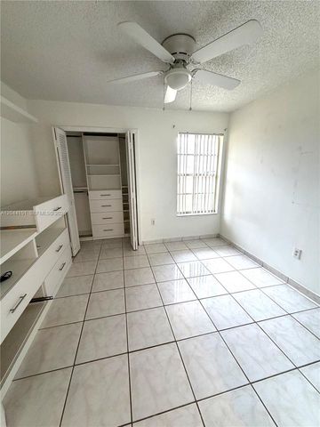 14725 SW 86th Ln, Miami, FL 33193