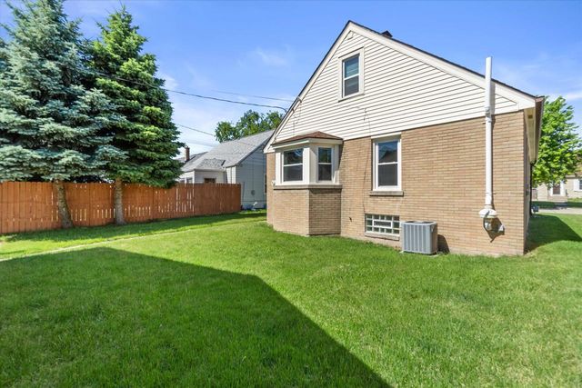 1810 S 53rd STREET, West Milwaukee, WI 53214