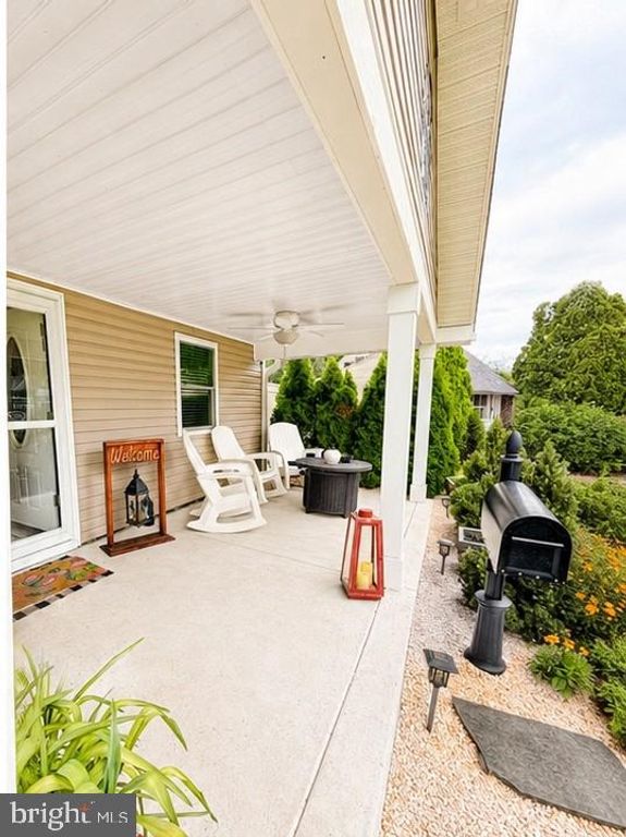 61 BEGONIA LN, LEVITTOWN, PA 19054 — photo 3