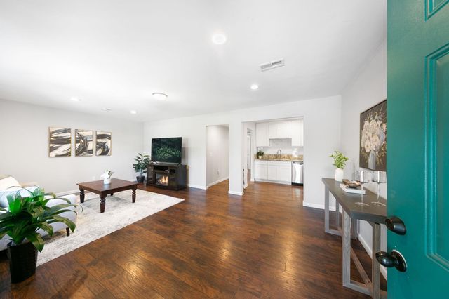 2757 Altos Ave, Sacramento, CA 95815