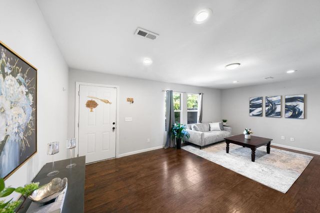 2757 Altos Ave, Sacramento, CA 95815