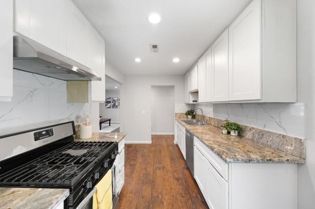 2757 Altos Ave, Sacramento, CA 95815