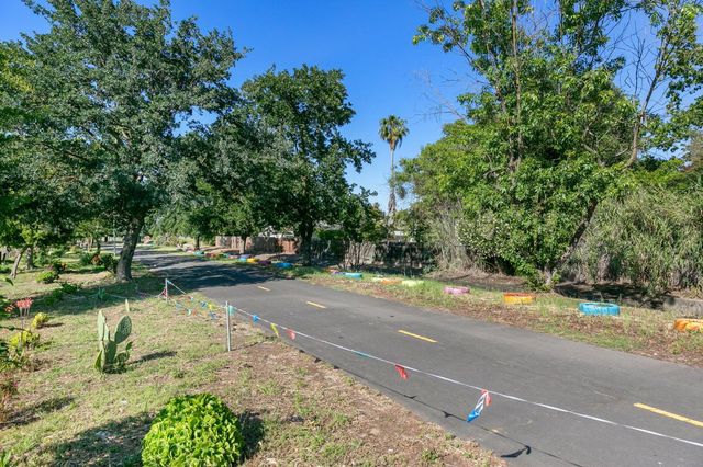 2757 Altos Ave, Sacramento, CA 95815