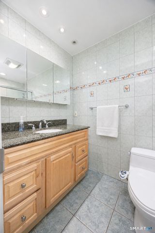 237 Strawberry Hill Avenue 37, Stamford, CT 06902