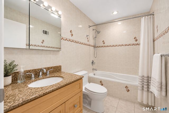 237 Strawberry Hill Avenue 37, Stamford, CT 06902