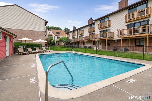 237 Strawberry Hill Avenue 37, Stamford, CT 06902