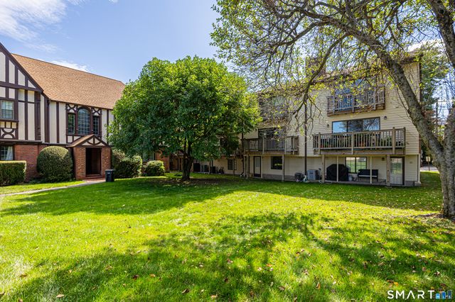 237 Strawberry Hill Avenue 37, Stamford, CT 06902