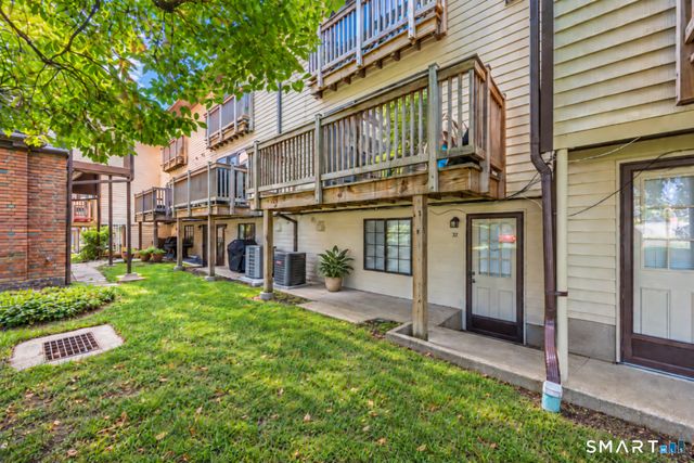 237 Strawberry Hill Avenue 37, Stamford, CT 06902