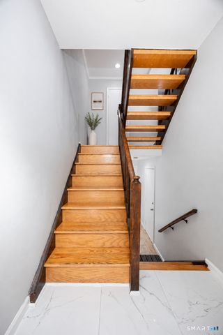 237 Strawberry Hill Avenue 37, Stamford, CT 06902