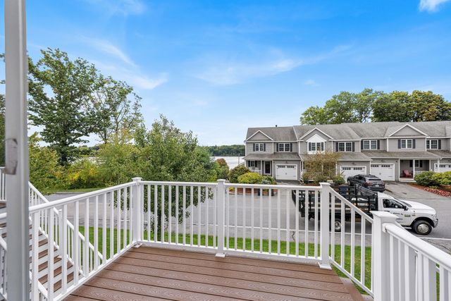 132 Ice House Lndg 132, Marlborough, MA 01752