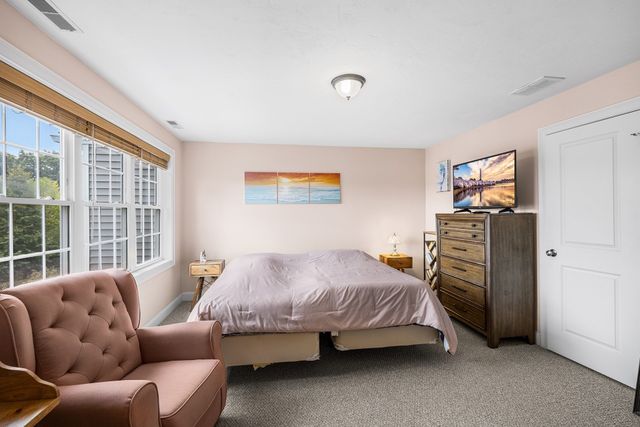 132 Ice House Lndg 132, Marlborough, MA 01752