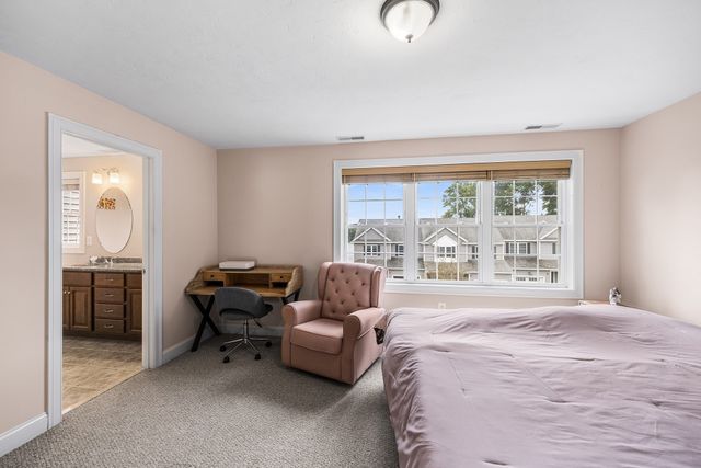 132 Ice House Lndg 132, Marlborough, MA 01752
