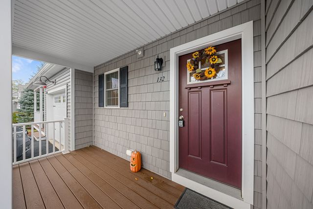 132 Ice House Lndg 132, Marlborough, MA 01752