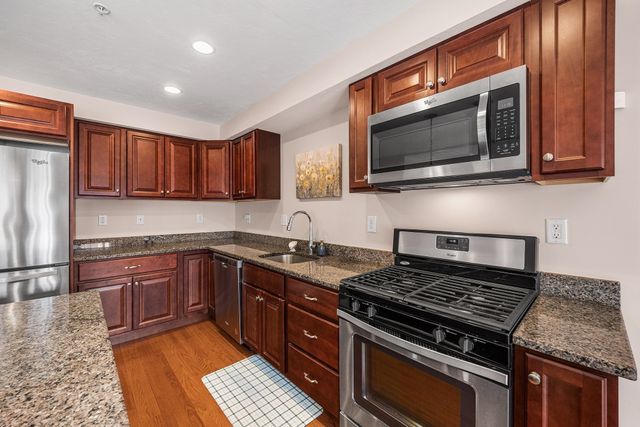 132 Ice House Lndg 132, Marlborough, MA 01752