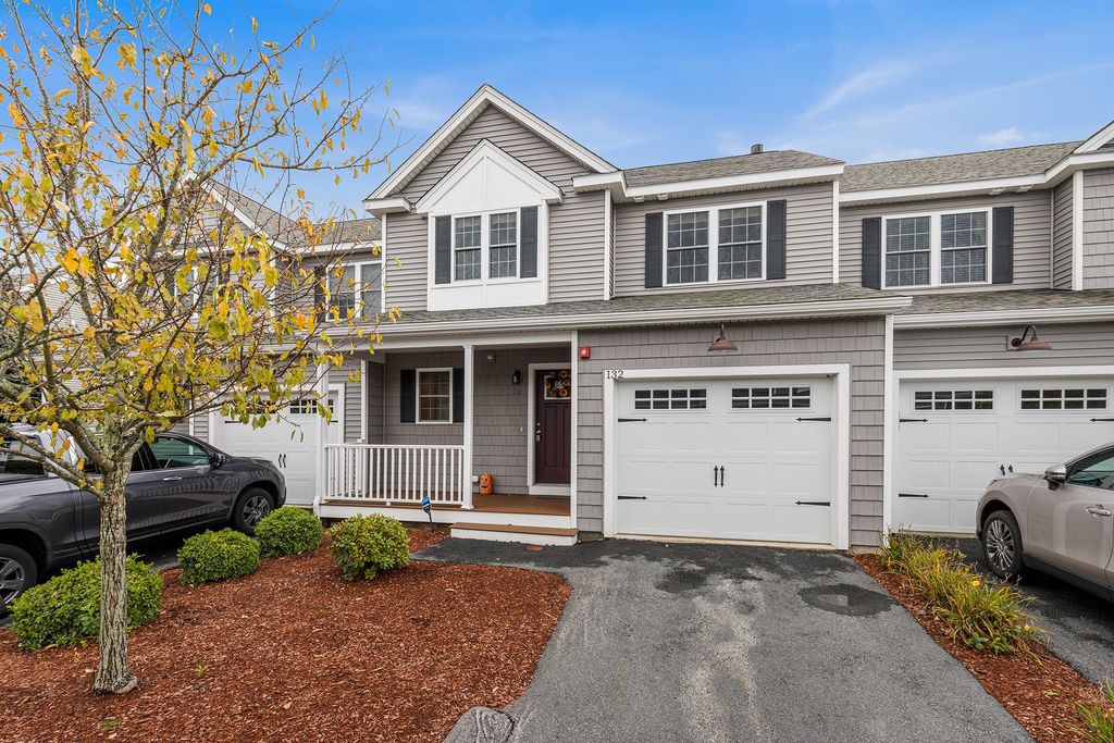 132 Ice House Lndg 132, Marlborough, MA 01752